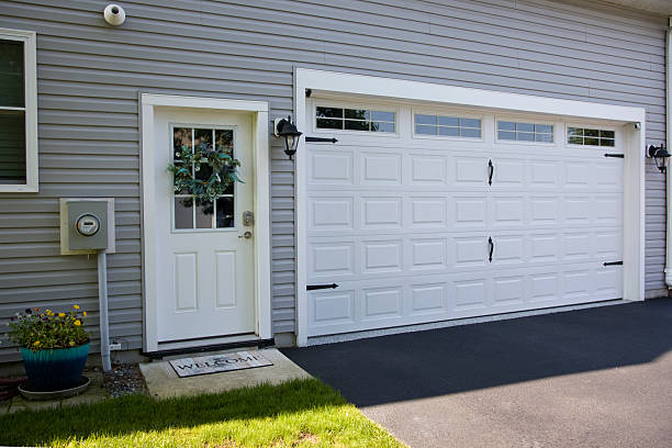 24/7 Emergency Garage Door Panel Replacement experts in Humansville, MO